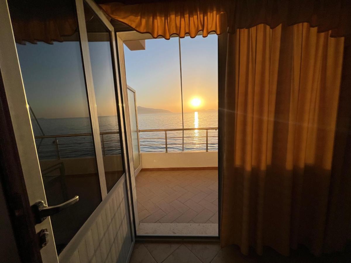 Hotel Jonufra Kaninë Kültér fotó